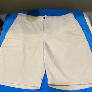Men’s Pebble Beach golf shorts size 34